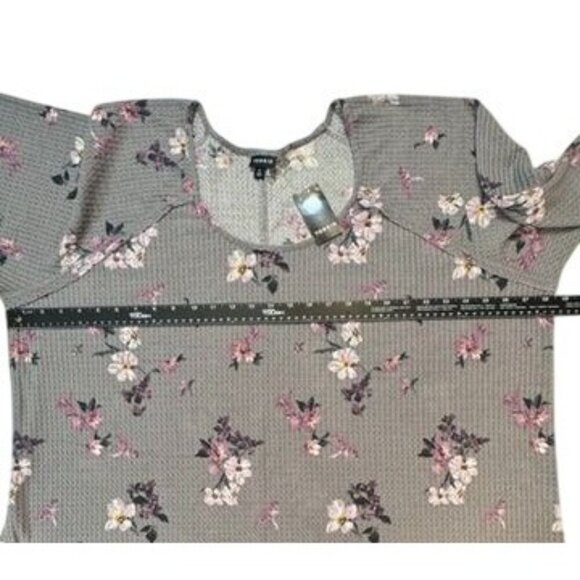 Torrid Floral Waffle Knit Top Sz 5 Gray Multicolor Long Sleeve Scoop Neck NEW - Picture 14 of 16